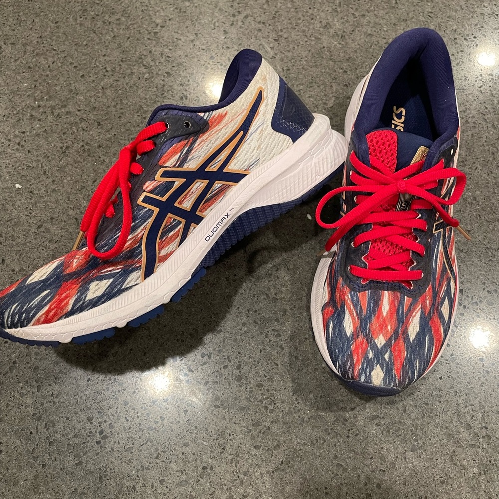 Brand new, never used Oasics Women’s Shoes. Size 7.5 (Women’s).